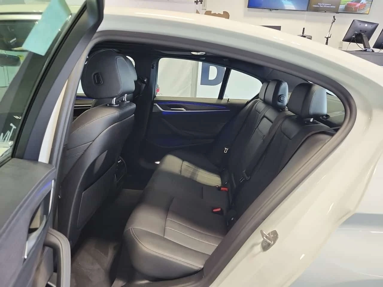 BMW 530 xDrive * CARFAX * �������* ������� ����� *  | Mobile.bg � ����������� 10