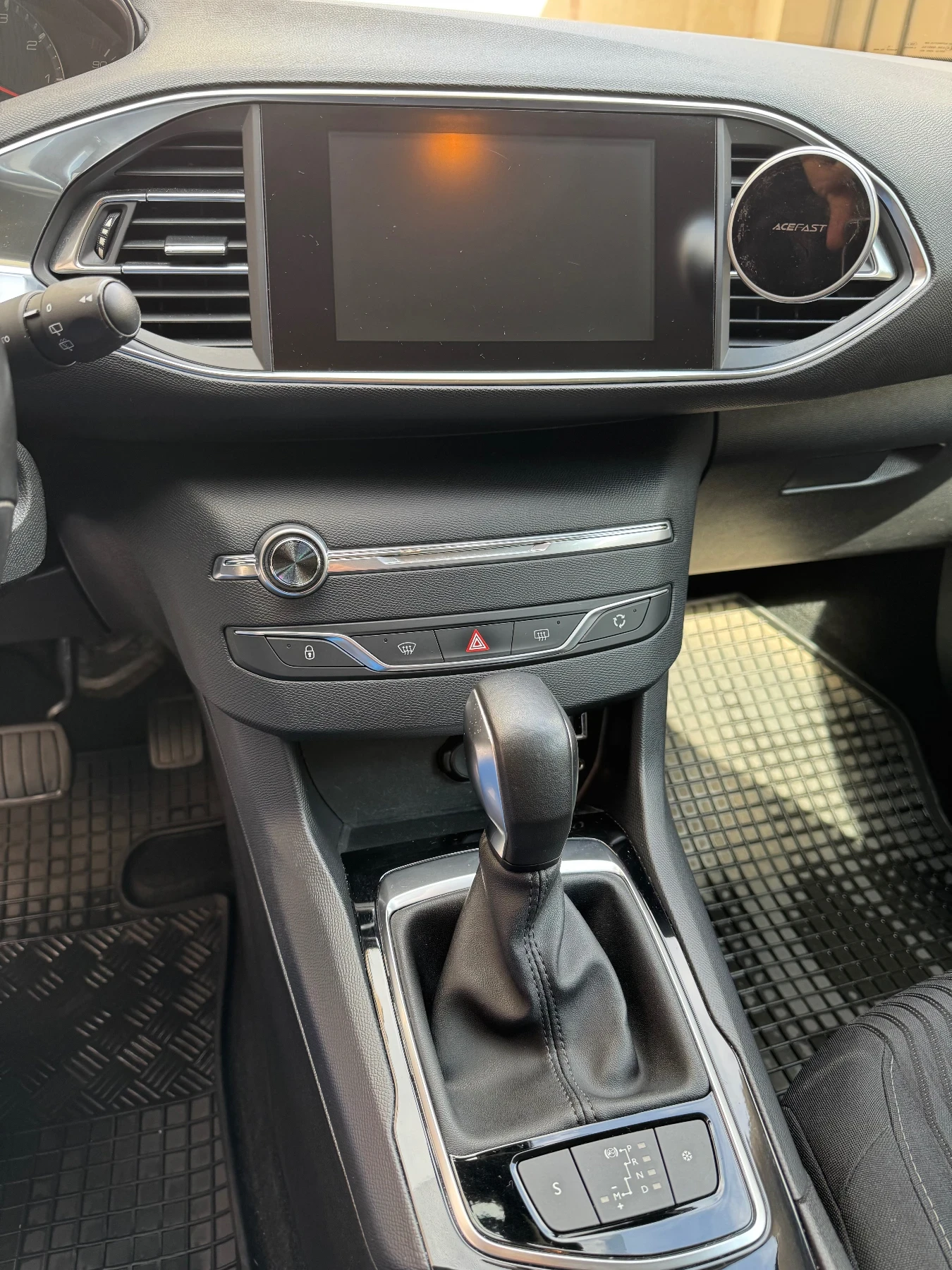 Peugeot 308 308 SW 1.2 i (130 HP), снимка 8 - Автомобили и джипове - 54396203