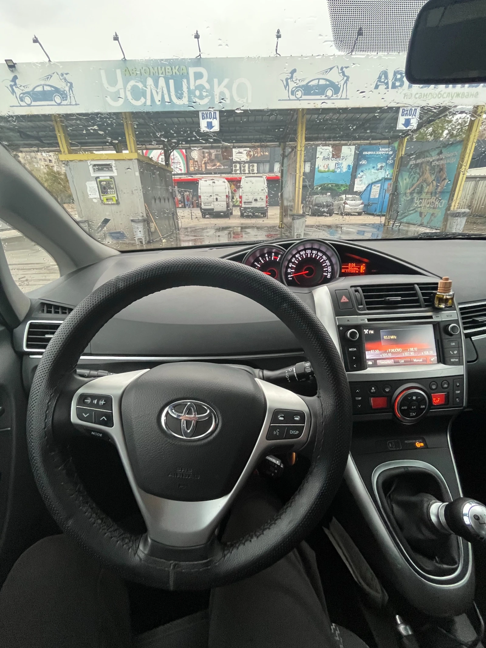 Toyota Verso, снимка 3 - Автомобили и джипове - 54707963