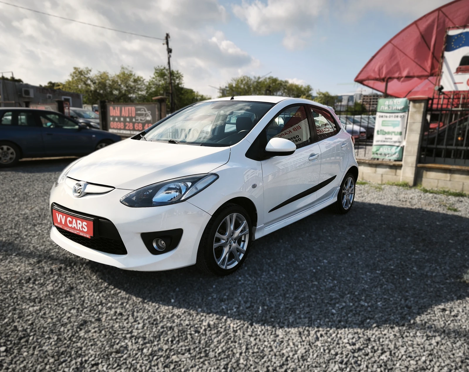 Mazda 2 1.5i AUTOMATIC - KEYLESS - FACELIFT, снимка 7 - Автомобили и джипове - 54801445