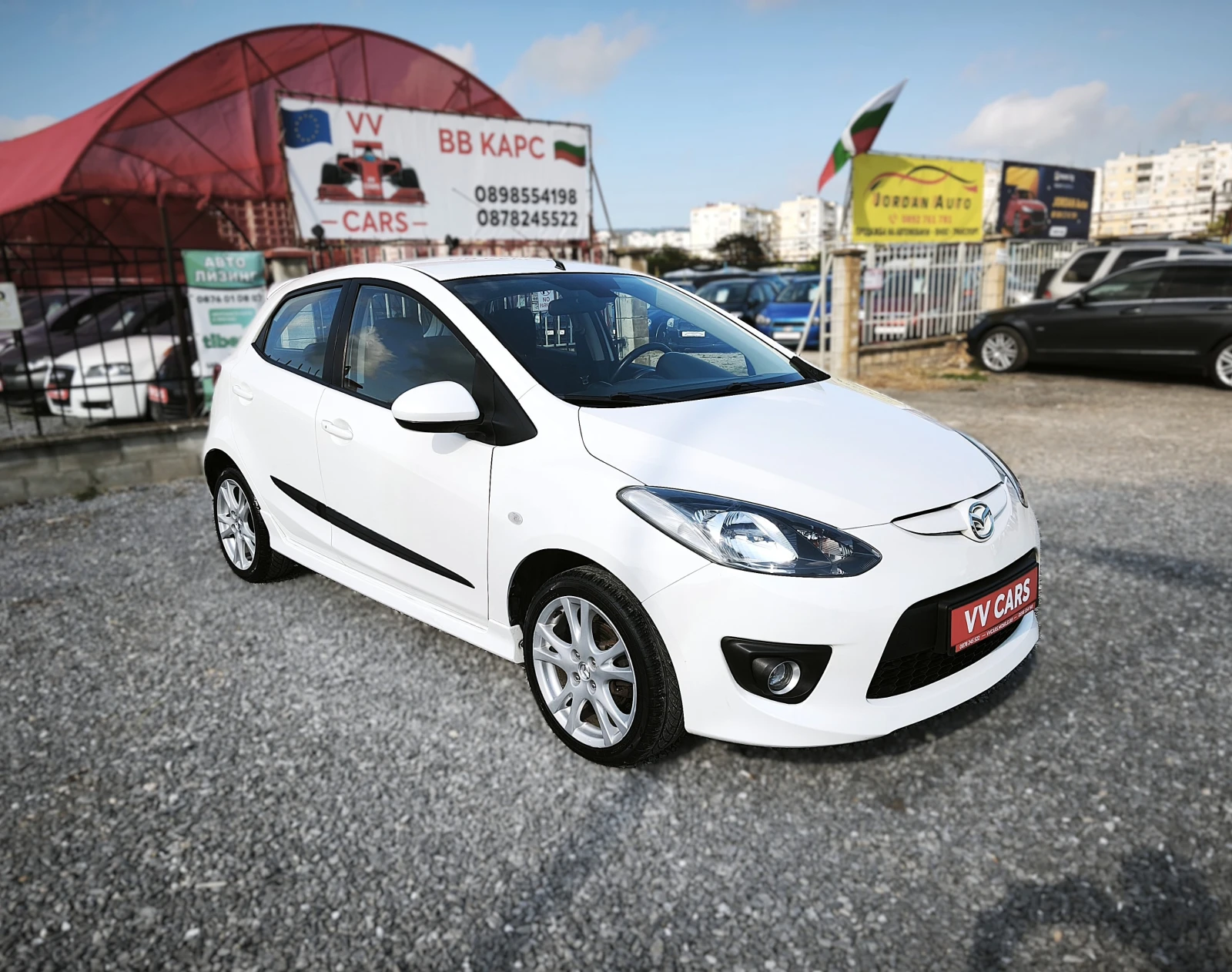 Mazda 2 1.5i AUTOMATIC - KEYLESS - FACELIFT, снимка 3 - Автомобили и джипове - 54801445
