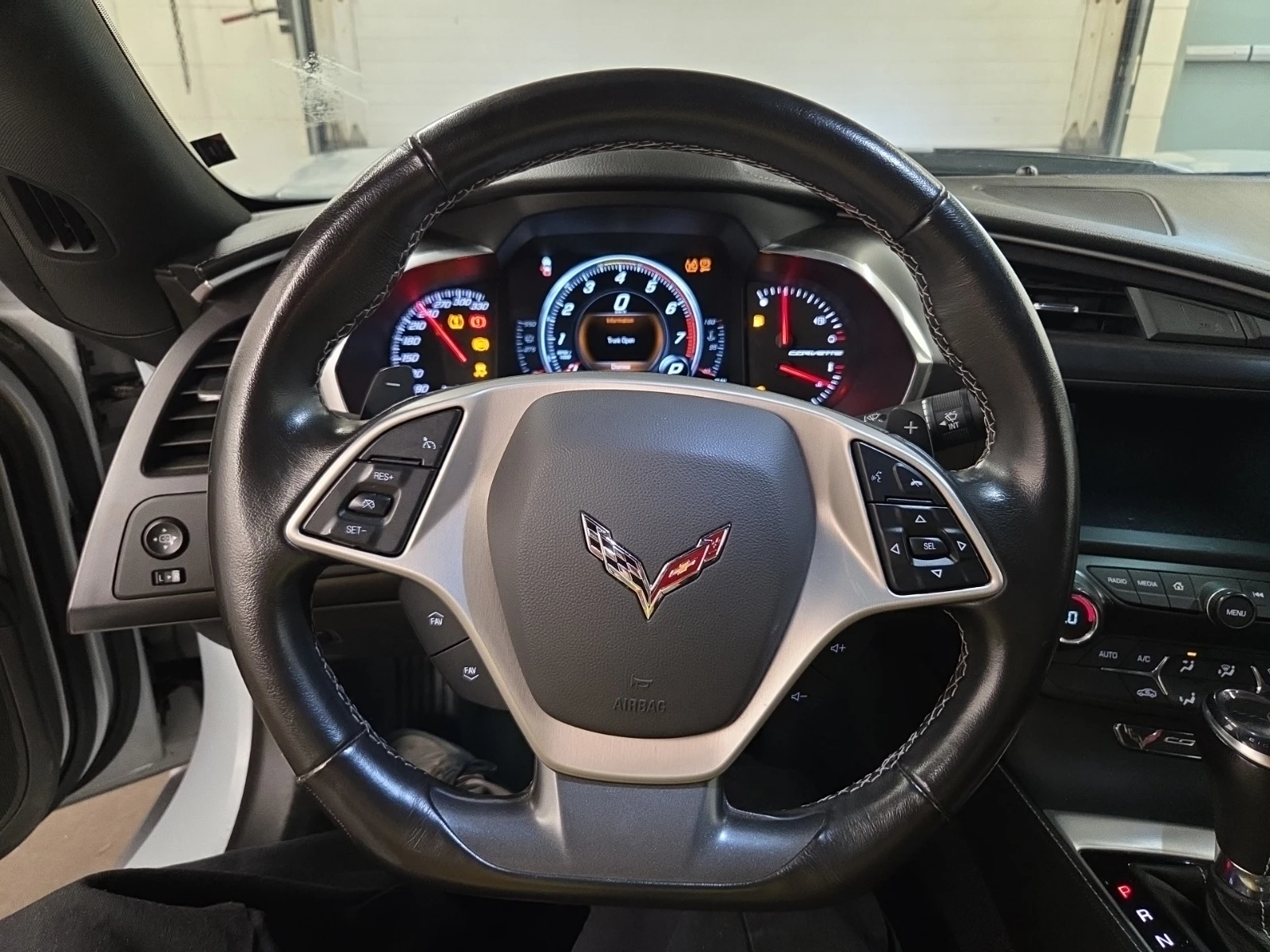 Chevrolet Corvette 1LT, снимка 13 - Автомобили и джипове - 55017944