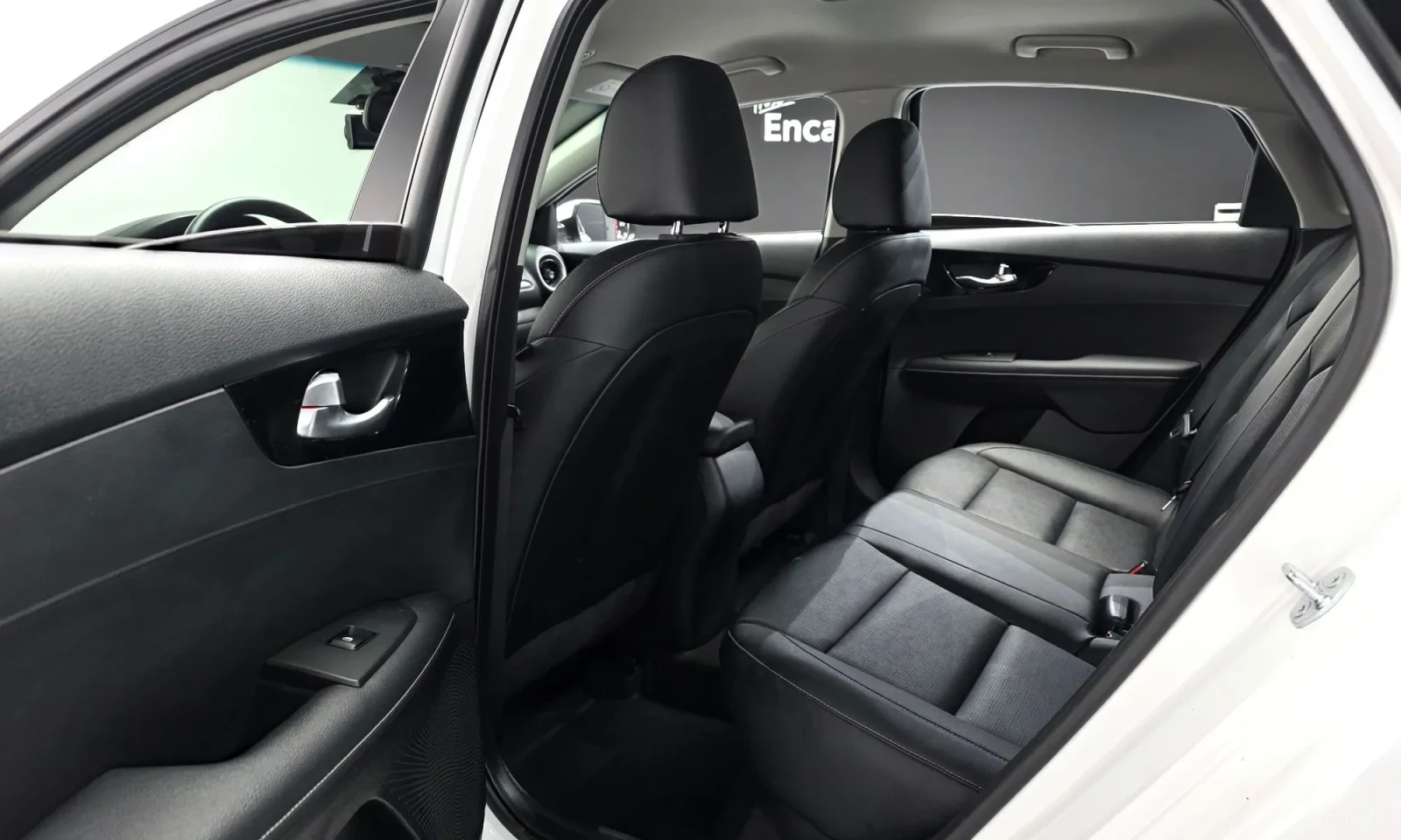 Kia K3, снимка 11 - Автомобили и джипове - 55200663