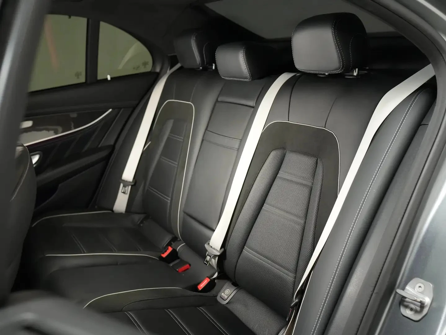 Mercedes-Benz E 63 AMG S ЦЕНА ДО БЪЛГАРИЯ АВТОКРЕДИТ, снимка 17 - Автомобили и джипове - 55458875