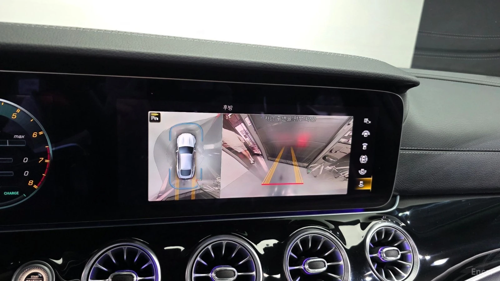 Mercedes-Benz AMG GT 43* 4MATIC+ * ПОДГРЕВ* ОБДУХВАНЕ* 360* ПАНО* HUD* , снимка 14 - Автомобили и джипове - 55486376