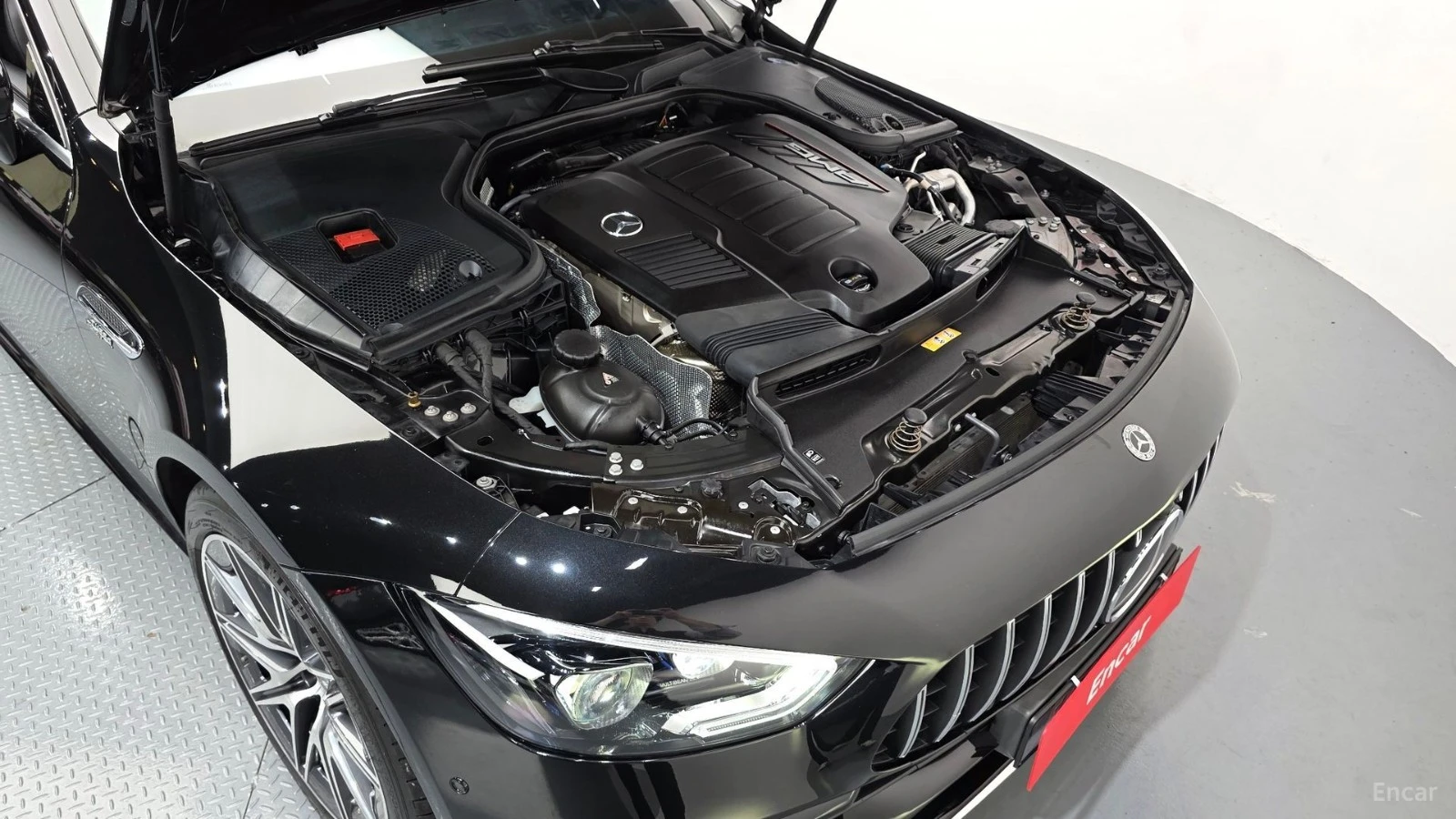 Mercedes-Benz AMG GT 43* 4MATIC+ * ПОДГРЕВ* ОБДУХВАНЕ* 360* ПАНО* HUD* , снимка 5 - Автомобили и джипове - 55486376