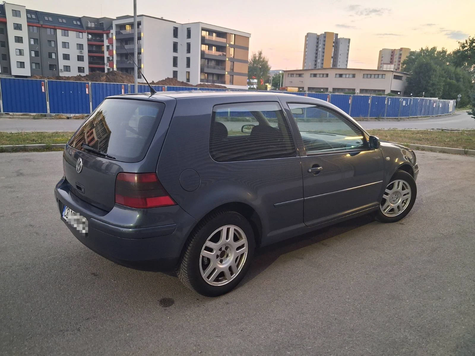 VW Golf 1.9 TDI, снимка 3 - Автомобили и джипове - 55624350
