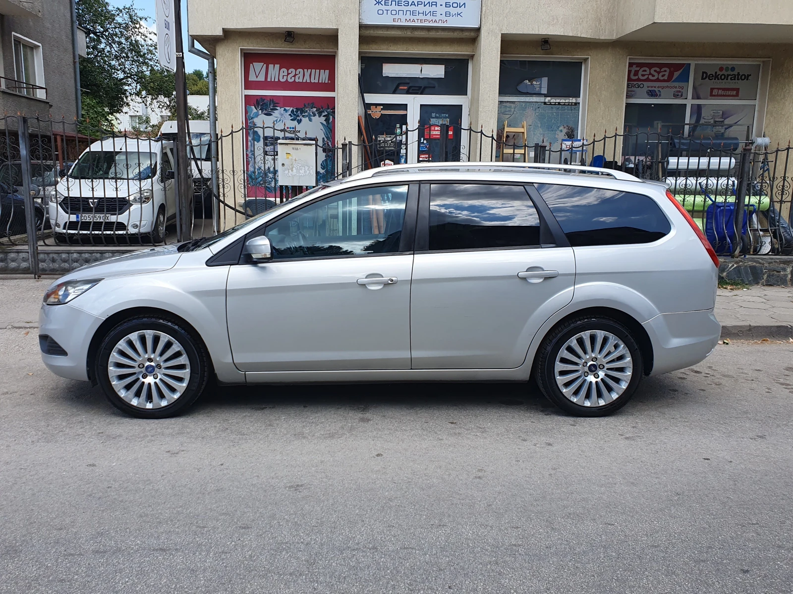 Ford Focus 1.6i НАВИГАЦИЯ!, снимка 2 - Автомобили и джипове - 55698704