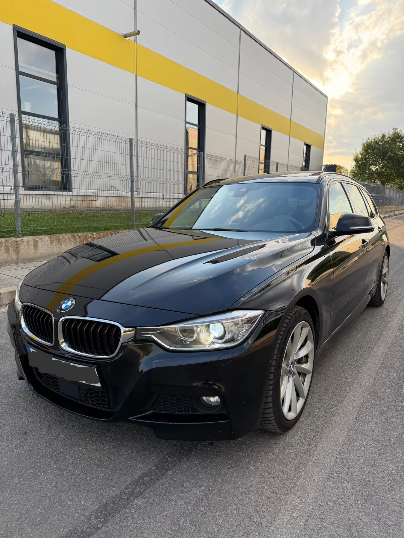 BMW 335 X-drive/M-pack/FULL/БАРТЕР, снимка 2 - Автомобили и джипове - 55826180
