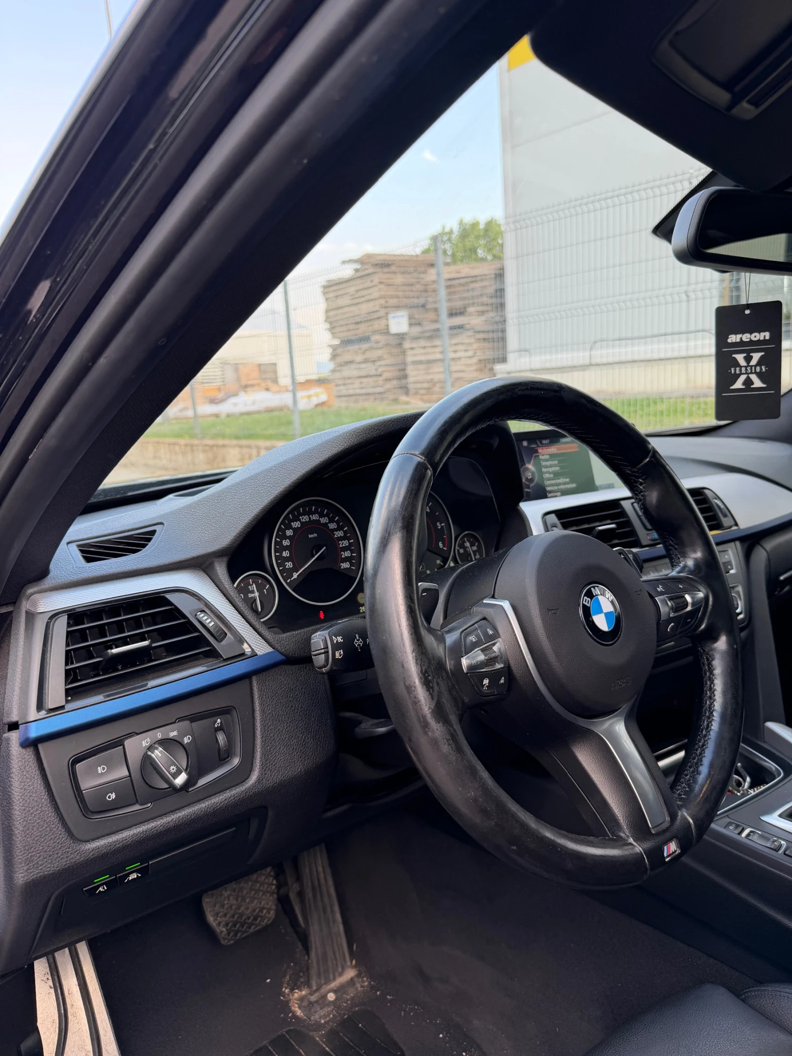 BMW 335 X-drive/M-pack/FULL/БАРТЕР, снимка 13 - Автомобили и джипове - 55826180
