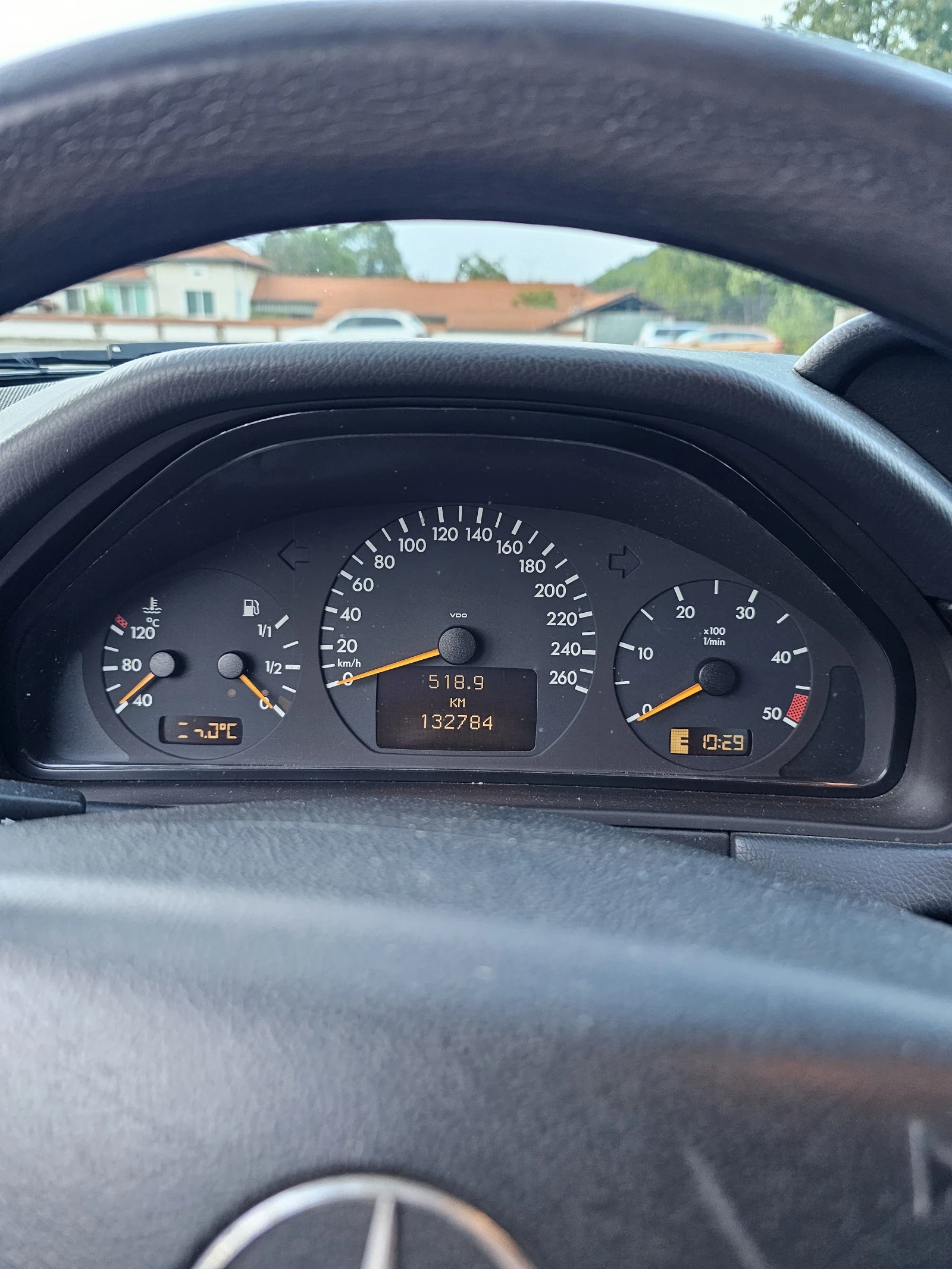 Mercedes-Benz E 270, снимка 9 - Автомобили и джипове - 55868036