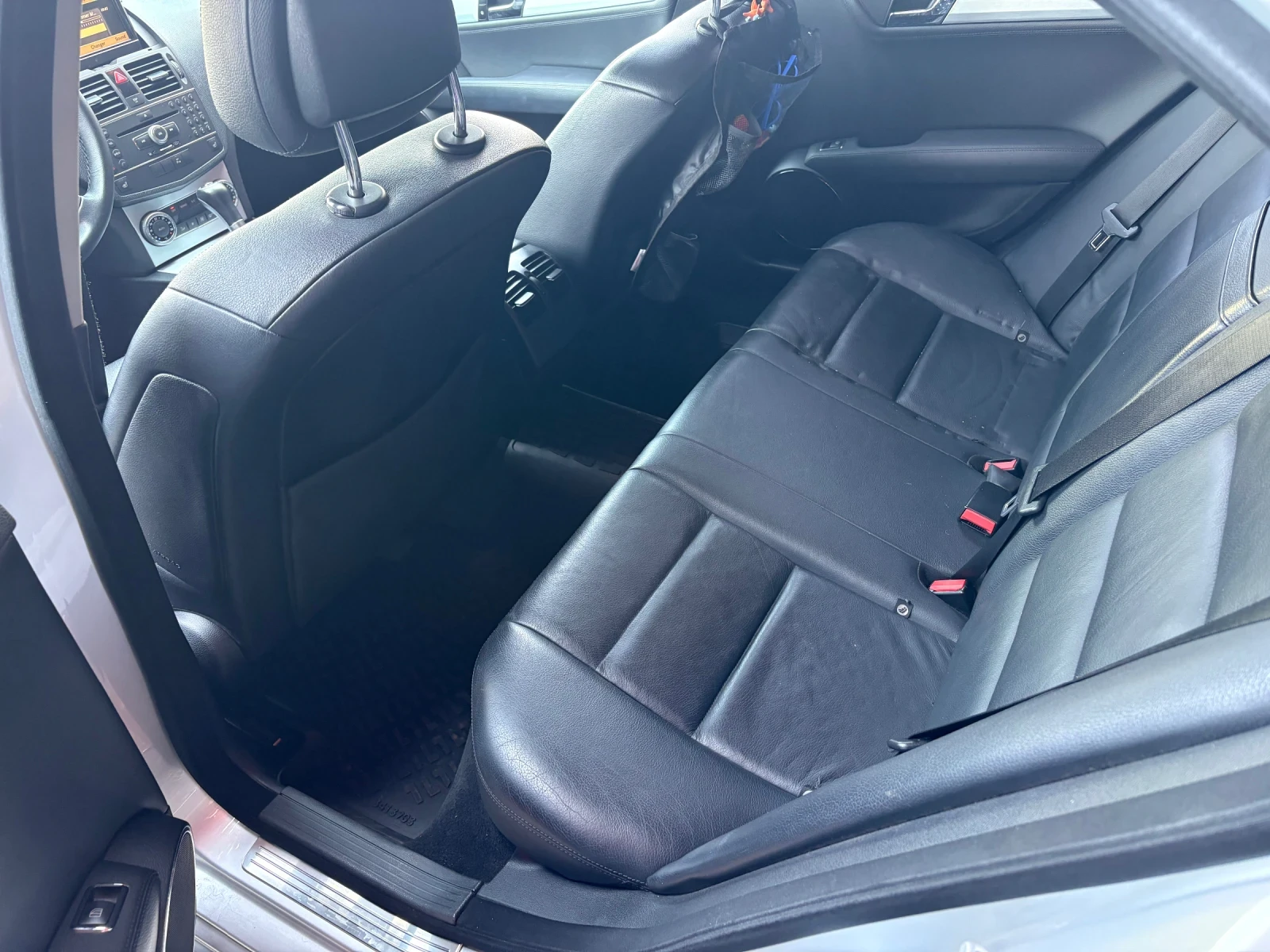 Mercedes-Benz C 320, снимка 14 - Автомобили и джипове - 55900298