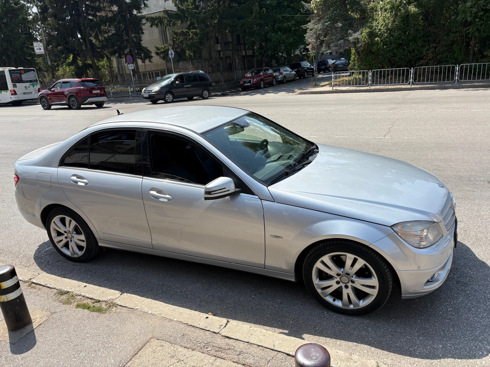 Mercedes-Benz C 320