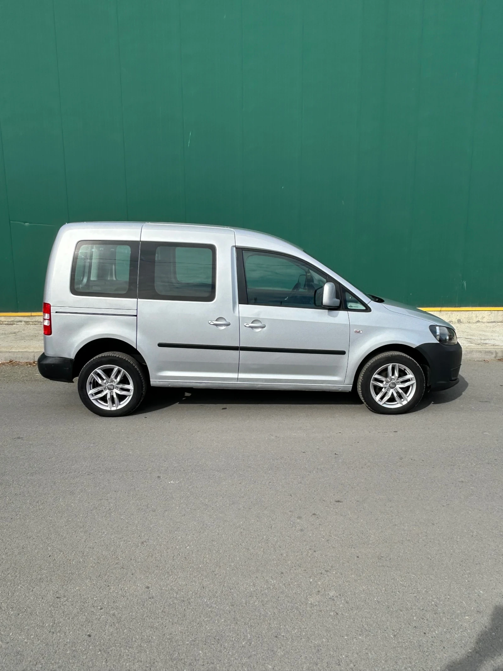 VW Caddy 2.0 4x4, снимка 2 - Автомобили и джипове - 56518995