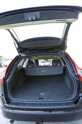 Volvo XC60 AWD-РЕГИСТРИРАНА и ОБСЛУЖЕНА. - 16200 лв. - 82001743 13