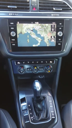 VW Tiguan 1.5i HIGH LINE, DSG, Distr+ , BMT,  - 38500 лв. / 19684.74 € - 49304299 7