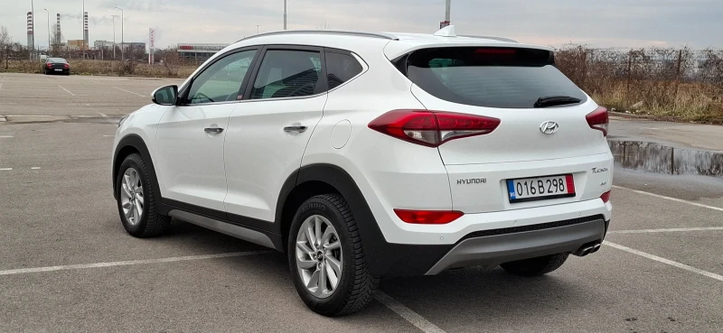 Hyundai Tucson 2.0 Automat 4x4 Xenon Led, снимка 5 - Автомобили и джипове - 48316904