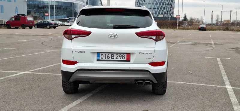 Hyundai Tucson 2.0 Automat 4x4 Xenon Led, снимка 6 - Автомобили и джипове - 48316904