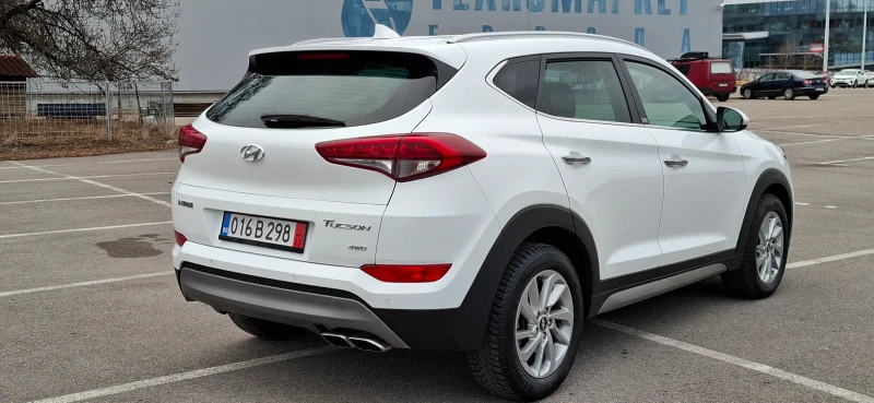 Hyundai Tucson 2.0 Automat 4x4 Xenon Led, снимка 7 - Автомобили и джипове - 48316904