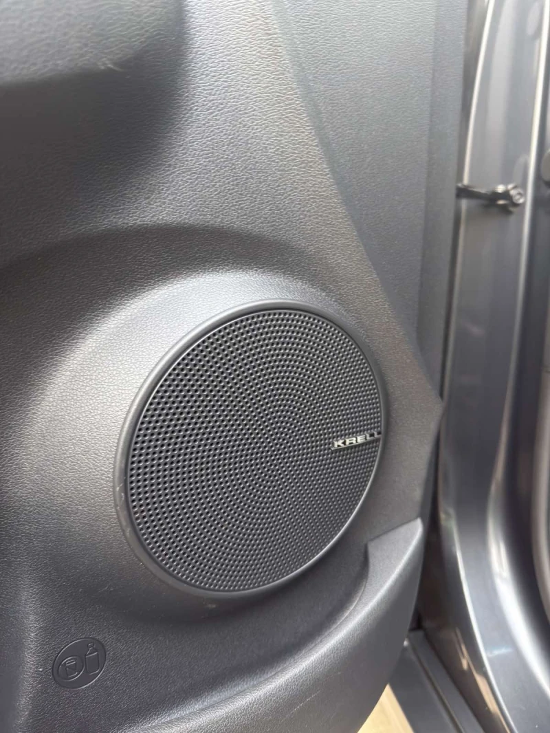 Hyundai Kona 64KWh/SOH100%/BLUELINK/ТЕРМОПОМПА, снимка 15 - Автомобили и джипове - 53213001