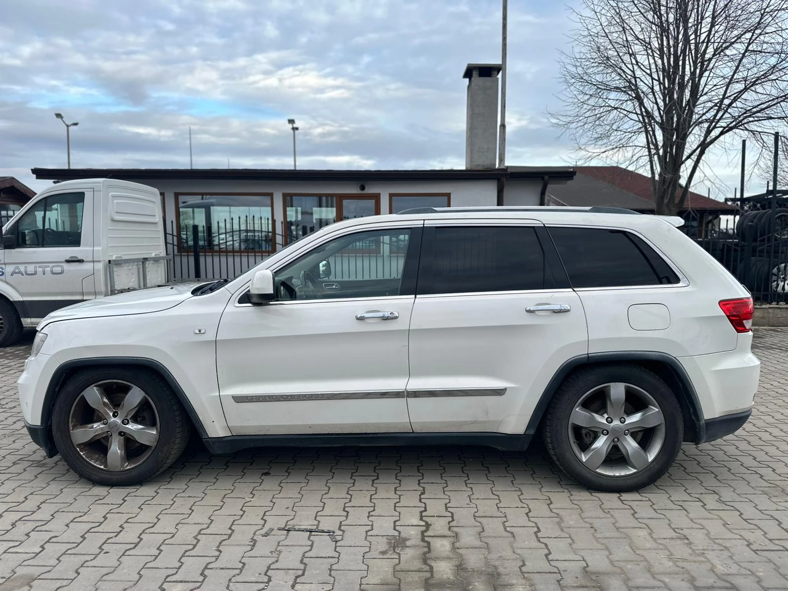 Jeep Grand cherokee / 3.0D / 241 HP / НЕ ПАЛИ /  - изображение 2