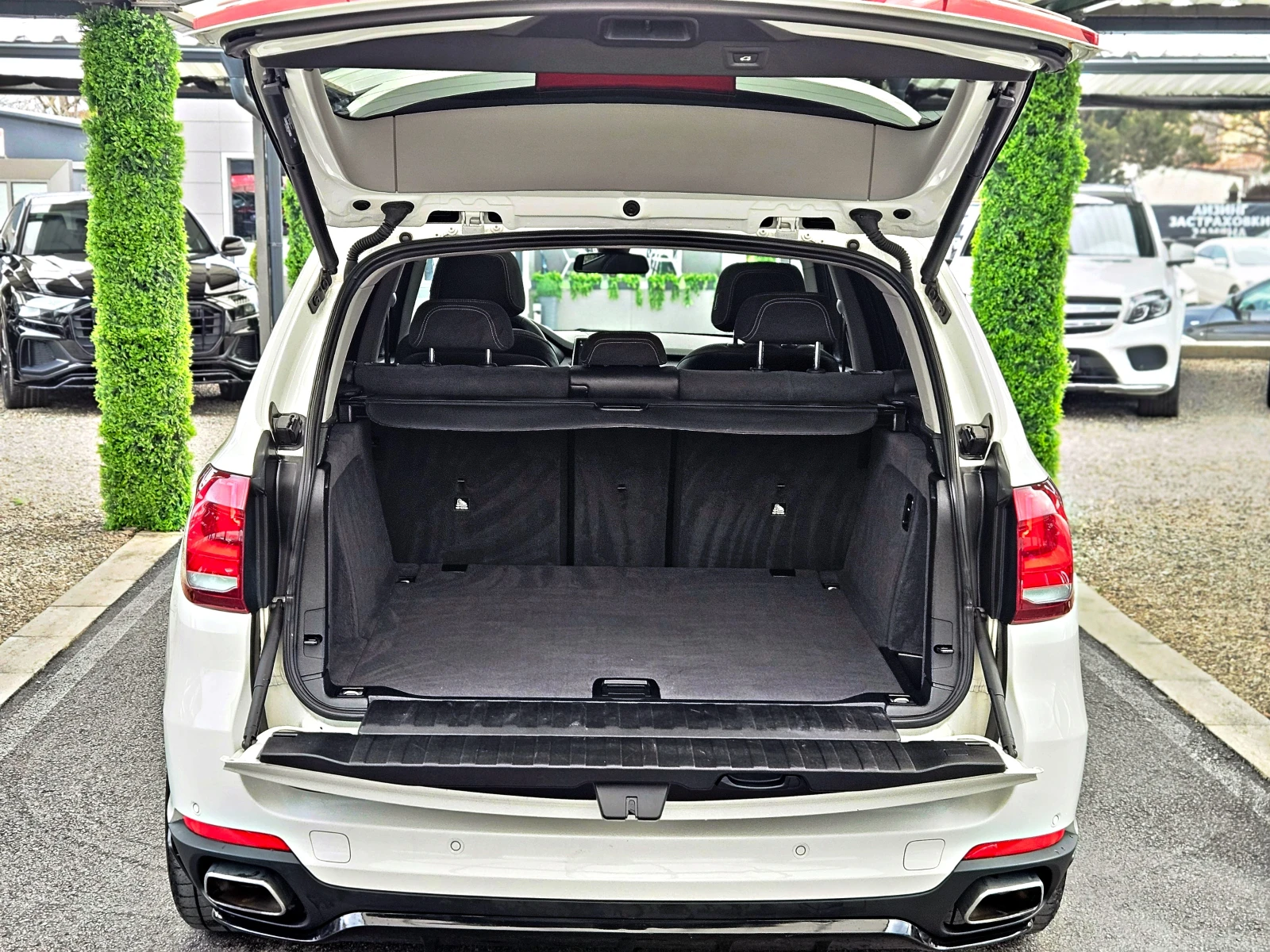 BMW X5  M/INDIVIDUAL/GERMANY/PANORAMA/CAR PLAY/ПАМЕТ/LIZI, снимка 8 - Автомобили и джипове - 53964293