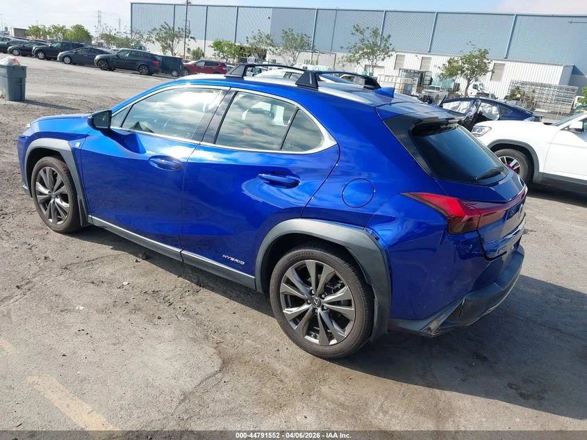 Lexus UX 250h 2.0l F Sport, снимка 3 - Автомобили и джипове - 54369857