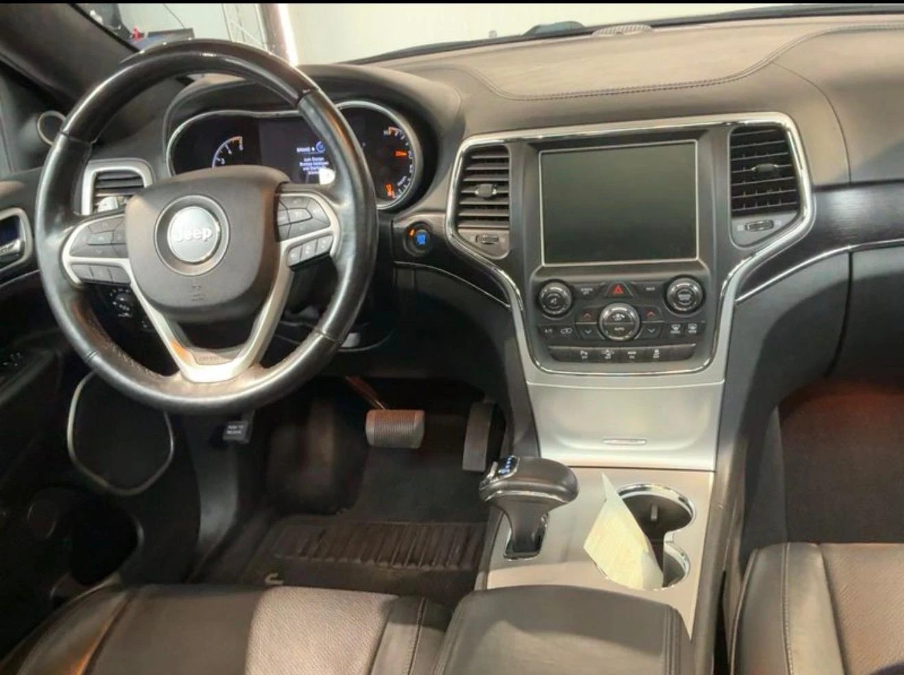 Jeep Grand cherokee 3.0CRD SUMMIT Лизинг през Уникредит по 230 евро, снимка 6 - Автомобили и джипове - 54895558