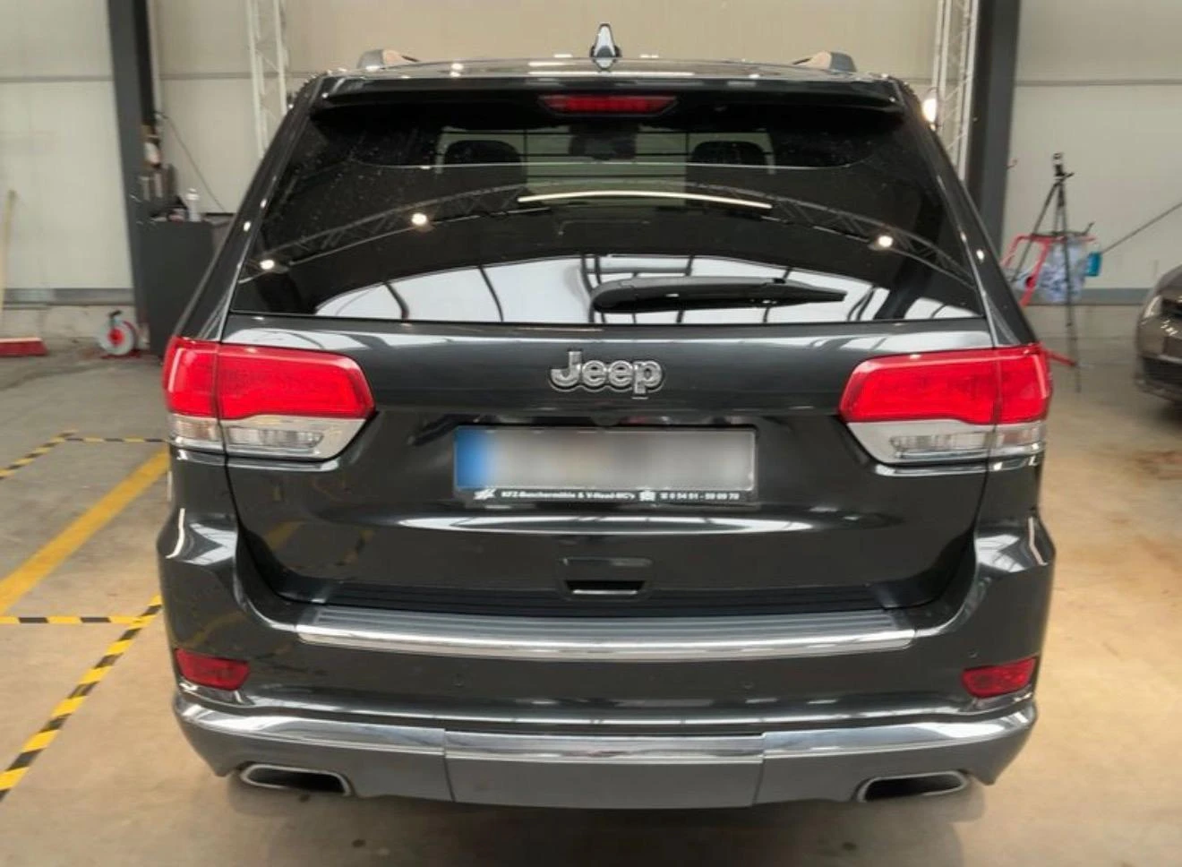 Jeep Grand cherokee 3.0CRD SUMMIT Лизинг през Уникредит по 230 евро, снимка 3 - Автомобили и джипове - 54895558