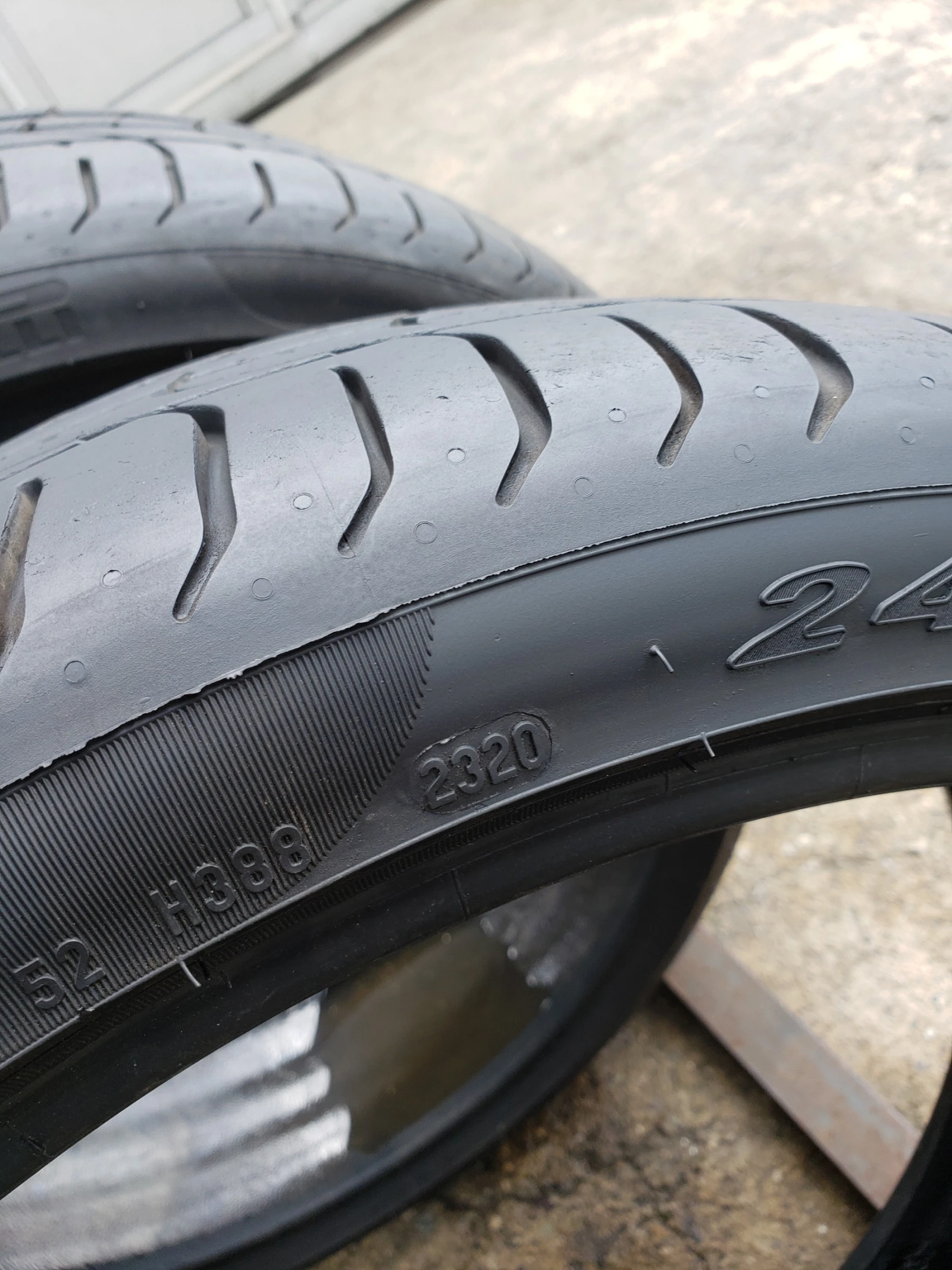 Гуми Летни 245/35R20, снимка 4 - Гуми и джанти - 54387791