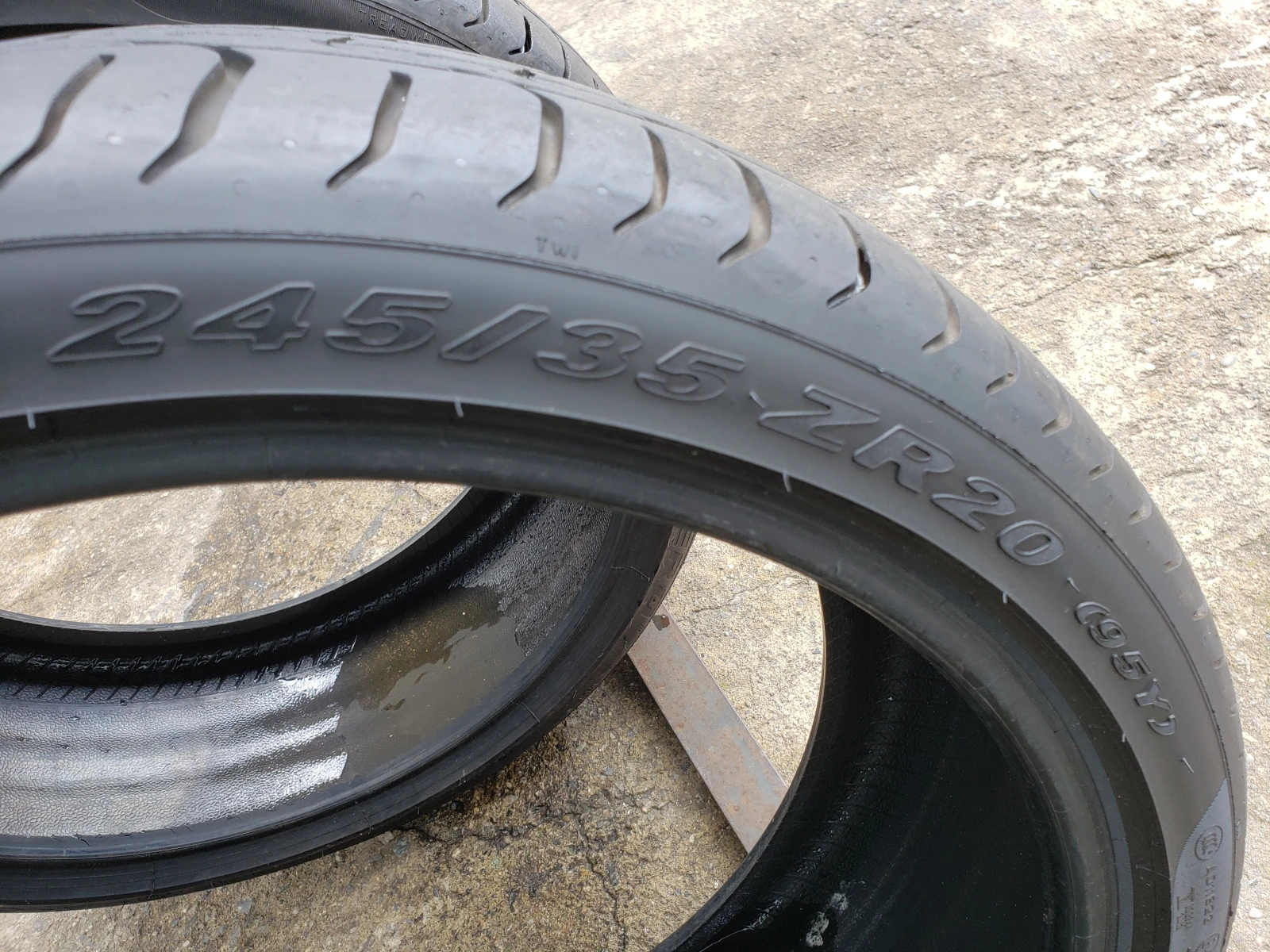 Гуми Летни 245/35R20, снимка 3 - Гуми и джанти - 54387791