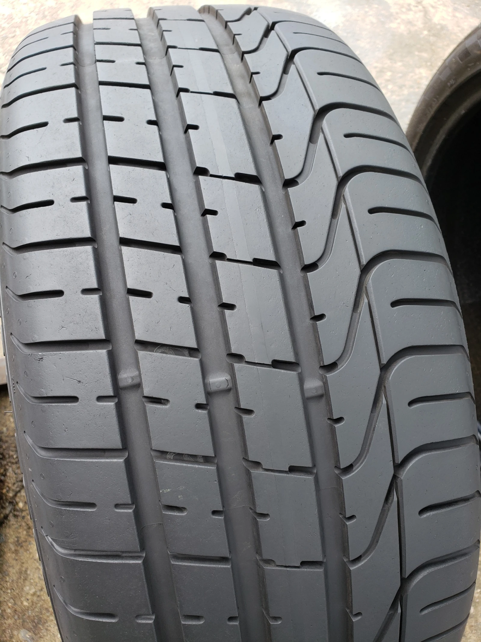 Гуми Летни 245/35R20, снимка 2 - Гуми и джанти - 54387791