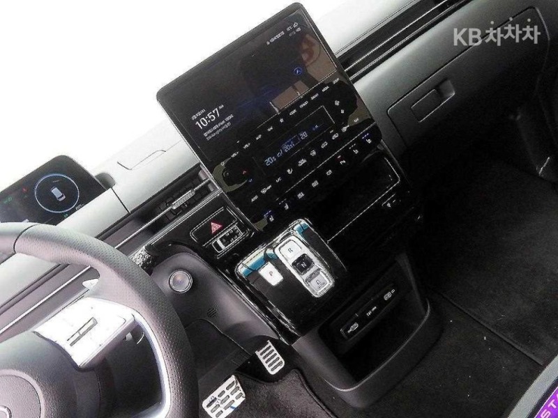 Hyundai Staria ФАБРИЧНО LPG 3.5 V6 Lounge 9 Inspiration, снимка 10 - Автомобили и джипове - 44970570