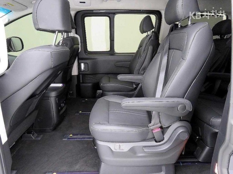 Hyundai Staria ФАБРИЧНО LPG 3.5 V6 Lounge 9 Inspiration, снимка 13 - Автомобили и джипове - 44970570
