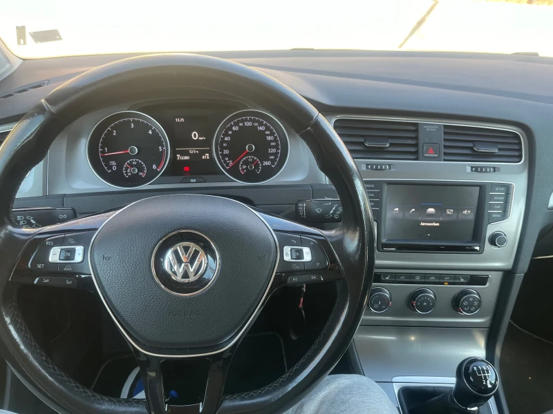 VW Golf 1.6 TDI Регистриран, снимка 13 - Автомобили и джипове - 49144812