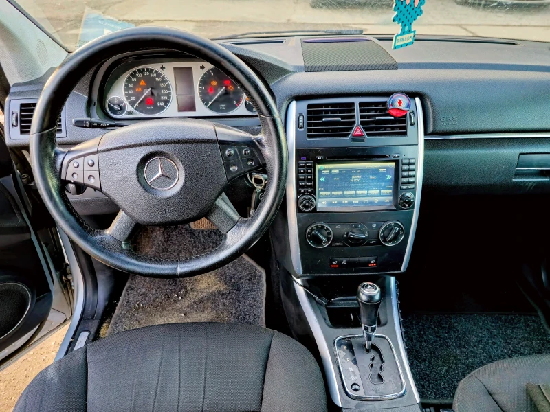 Mercedes-Benz B 180, снимка 3 - Автомобили и джипове - 48968917