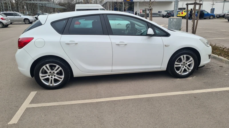 Opel Astra 1.4 ГАЗ, снимка 5 - Автомобили и джипове - 49662458