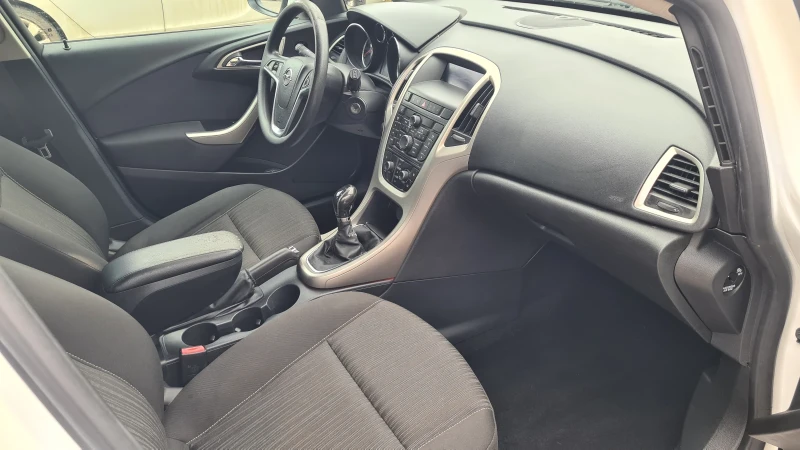 Opel Astra 1.4 ГАЗ, снимка 8 - Автомобили и джипове - 49662458