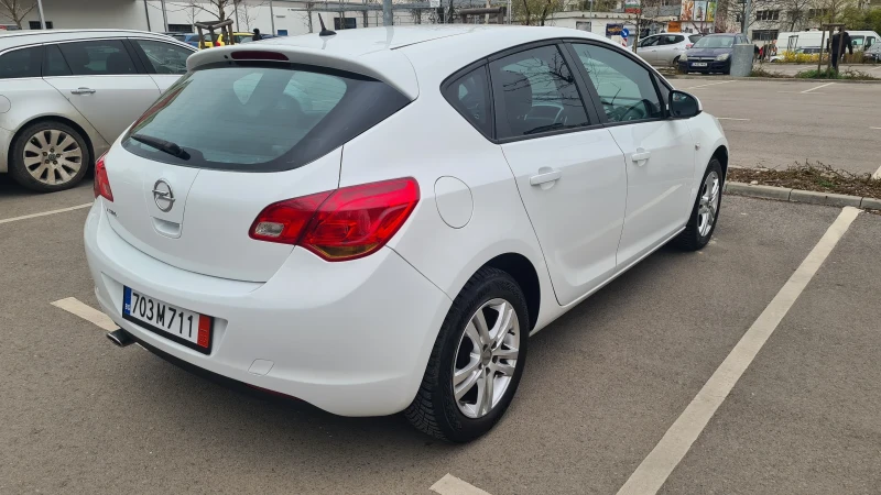 Opel Astra 1.4 ГАЗ, снимка 4 - Автомобили и джипове - 49662458