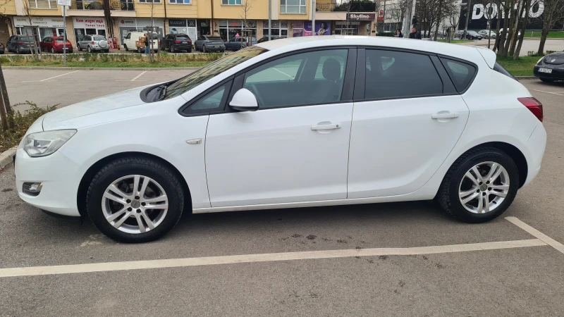 Opel Astra 1.4 ГАЗ, снимка 2 - Автомобили и джипове - 49662458