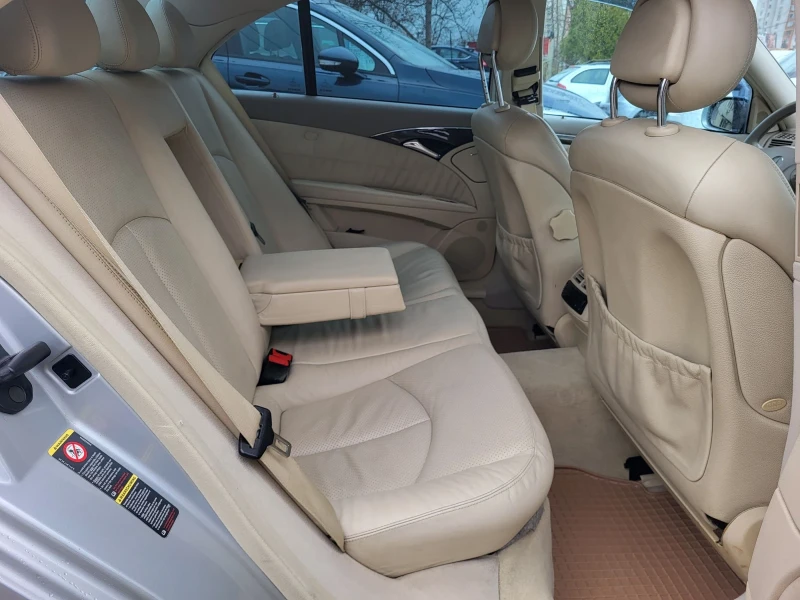 Mercedes-Benz E 270 2.7 CDI / Всичко платено / Обслужен , снимка 11 - Автомобили и джипове - 50480806