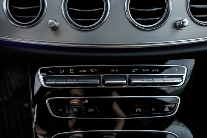 Mercedes-Benz E 220 Първи Собственик от Силвър Стар - ЛИЗИНГОВА , снимка 8 - Автомобили и джипове - 52557770