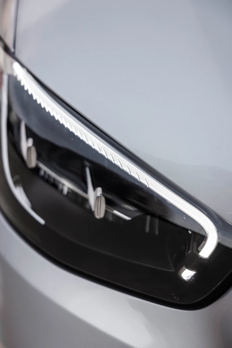 Mercedes-Benz E 220 Първи Собственик от Силвър Стар - ЛИЗИНГОВА , снимка 10 - Автомобили и джипове - 52557770