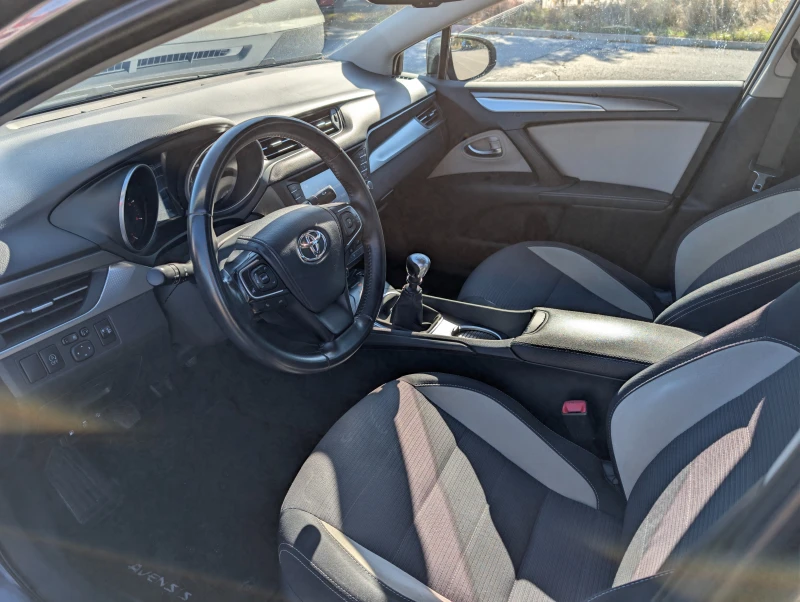 Toyota Avensis, снимка 5 - Автомобили и джипове - 52942204