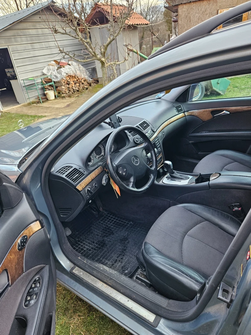 Mercedes-Benz E 280, снимка 2 - Автомобили и джипове - 52997142