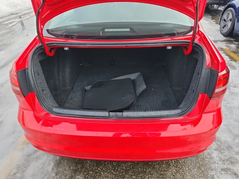 VW Jetta TRENDLINE+ * * CARFAX * * АВТО КРЕДИТ * * , снимка 5 - Автомобили и джипове - 53054846