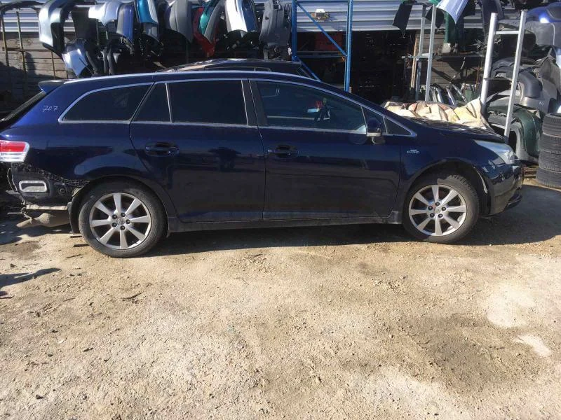 Toyota Avensis, снимка 5 - Автомобили и джипове - 28538655