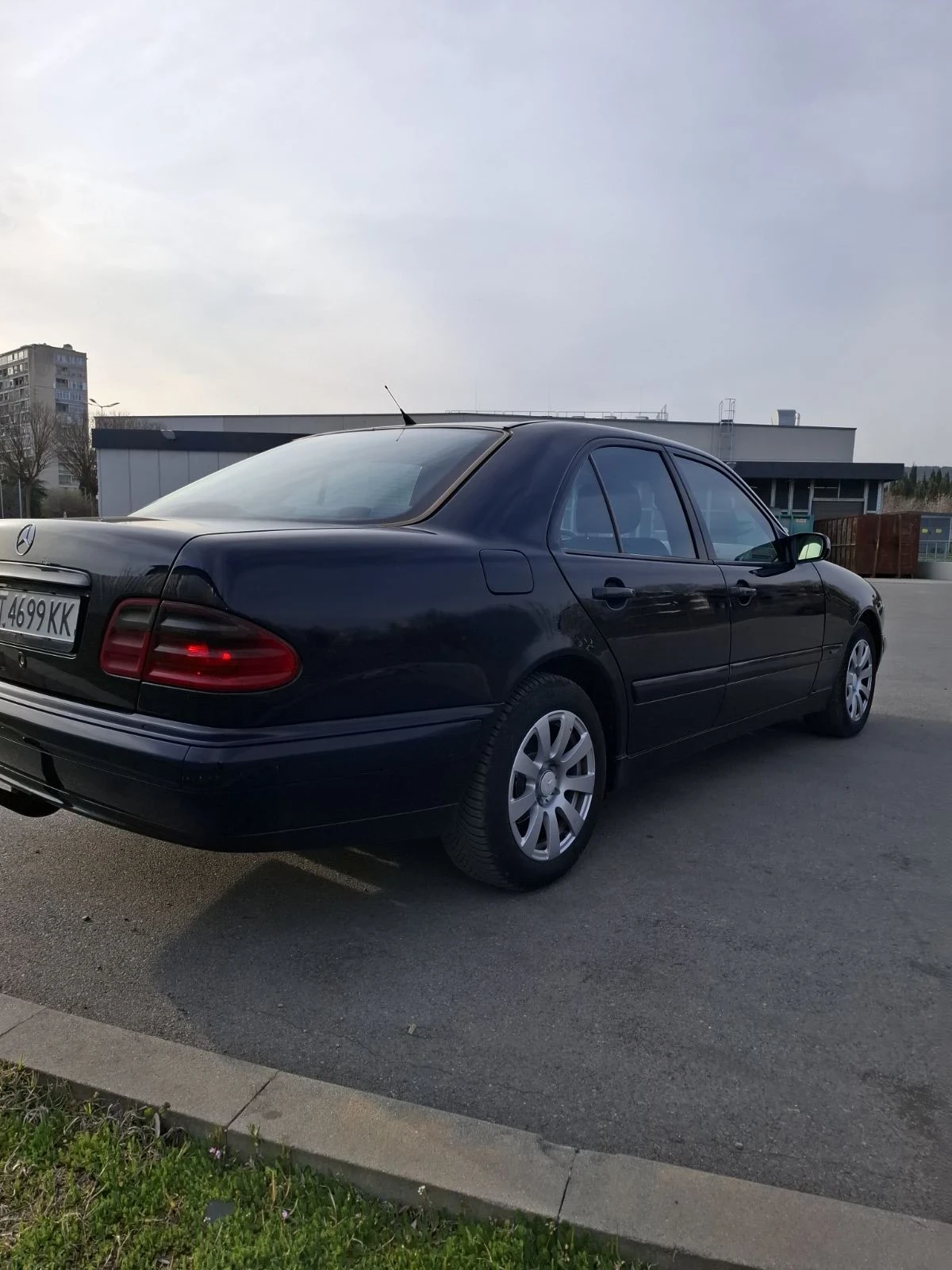 Mercedes-Benz E 220  - изображение 9
