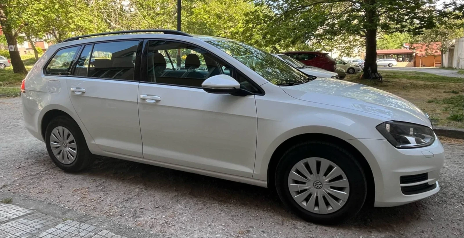 VW Golf 1.6 TDI Регистриран - изображение 3
