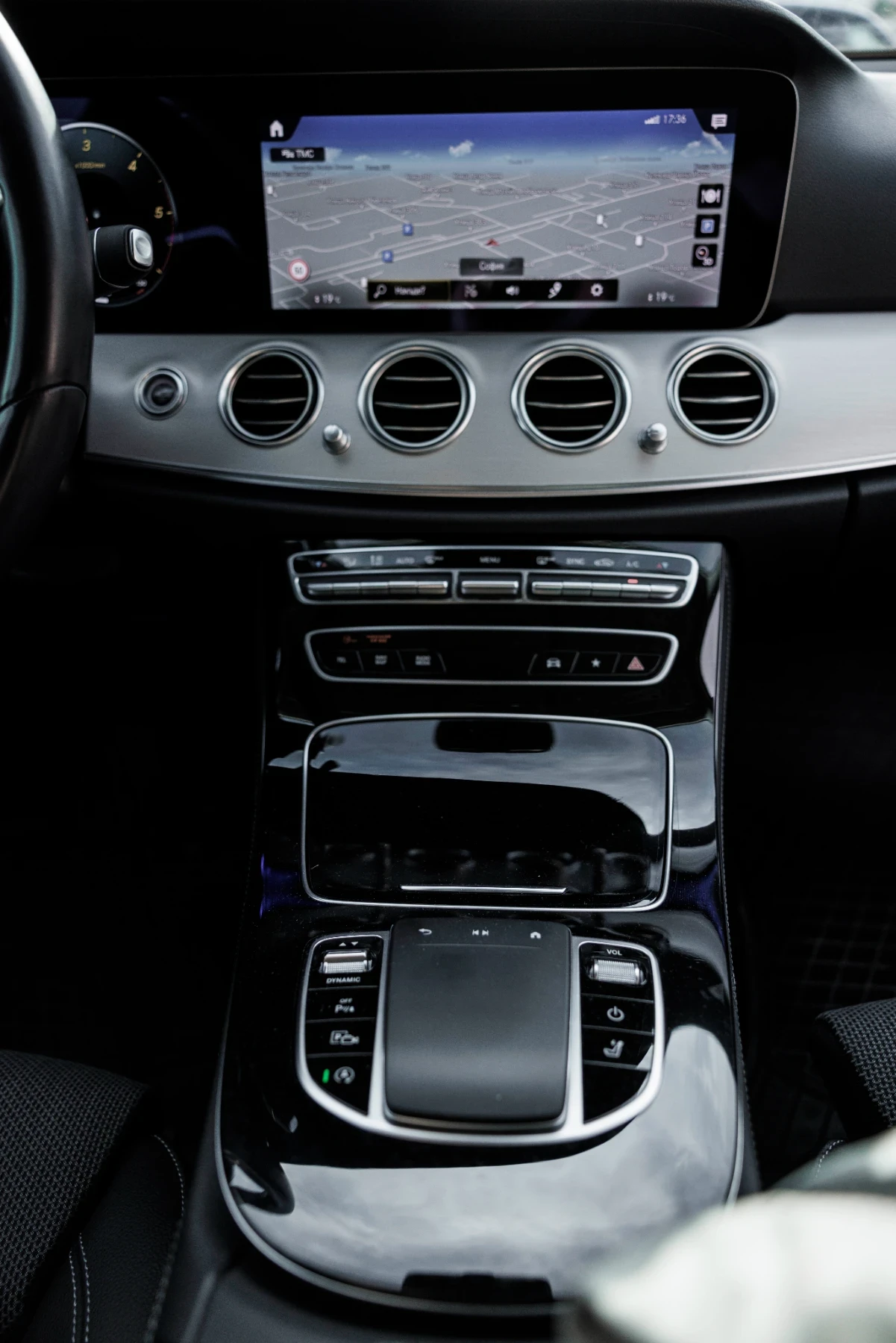 Mercedes-Benz E 220 Първи Собственик от Силвър Стар - ЛИЗИНГОВА  - изображение 7